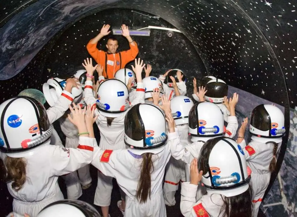 Kids on the moon. Imagen del Gran Plaza 2.