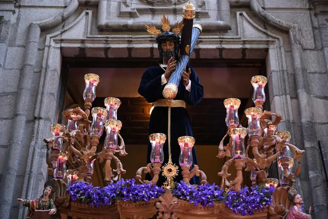 Paso de Nuestro Padre Jes&uacute;s de la Salud durante la procesi&oacute;n de Semana Santa, &lsquo;Los Gitanos&rsquo;, que recorre las calles del centro, de Semana Santa. EP.