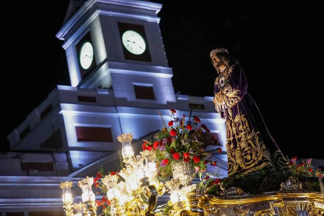 La procesi&oacute;n del Cristo de Medinaceli en la Puerta del Sol. Imagen del Ayuntamiento de Madrid.