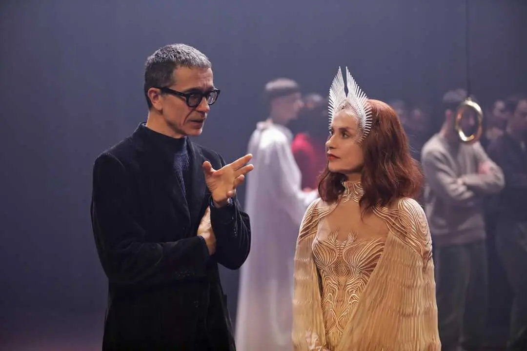 El director de escena Romeo Castellucci y la actriz Isabelle Huppert. Imagen de EP.