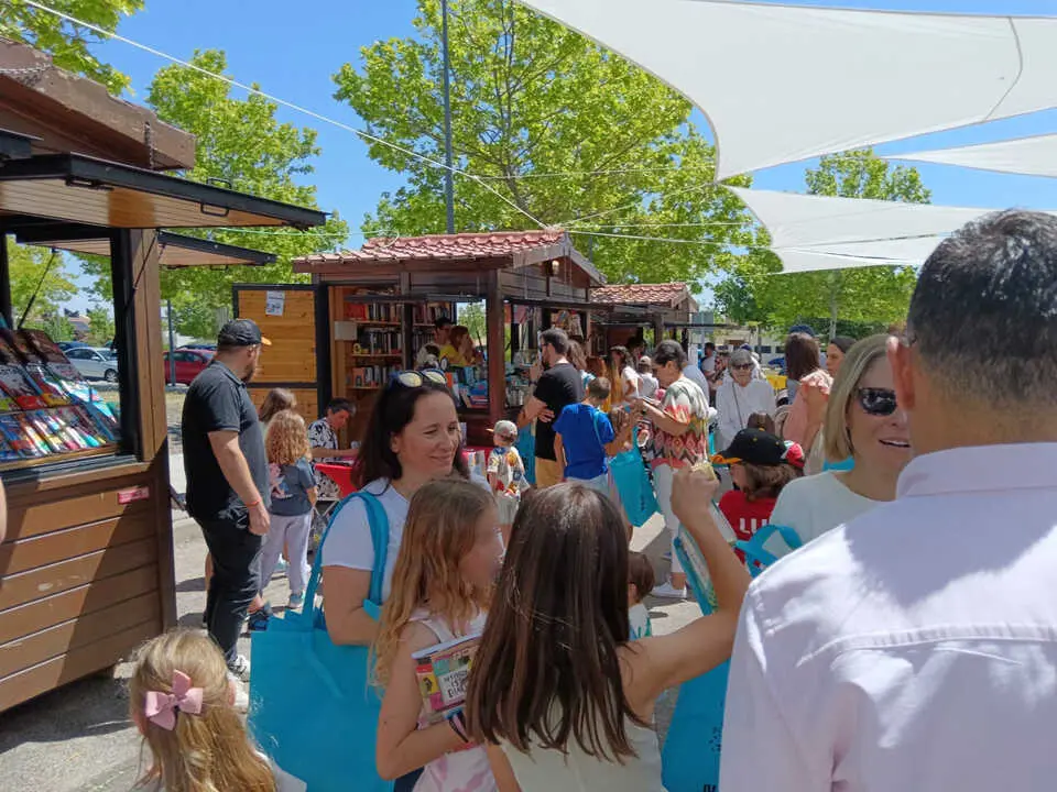 Una edici&oacute;n pasada de la Feria del Libro de Paracuellos del Jarama.