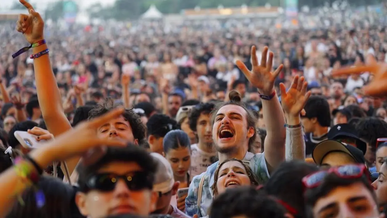 Reggaeton Beach Festival.