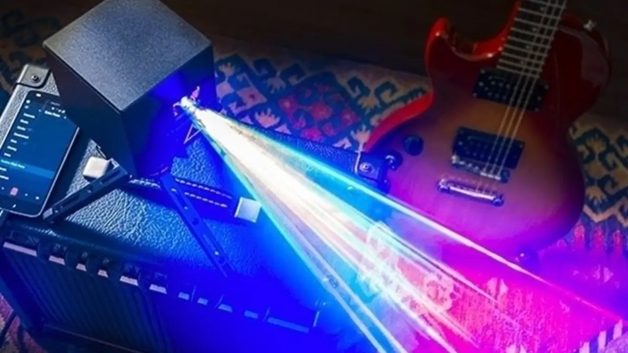 Una guitarra y luces 