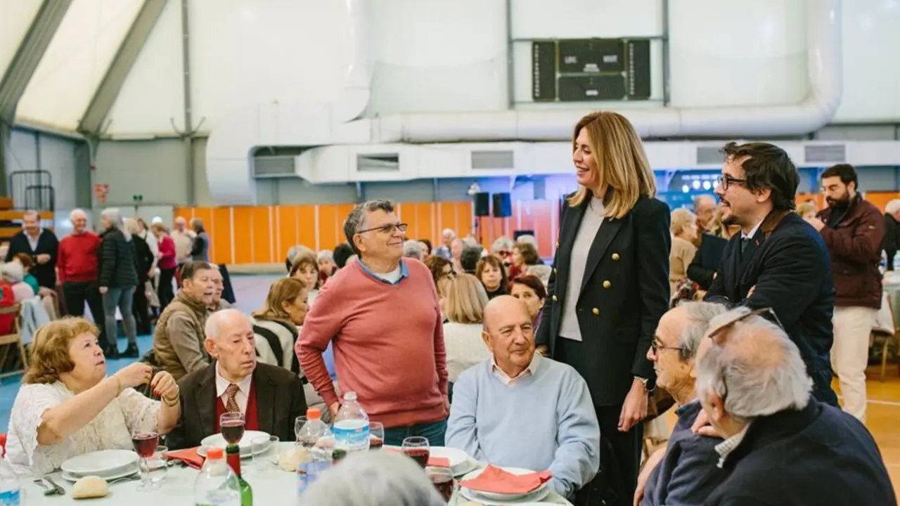 Mayores celebrando la Navidad en Pozuelo