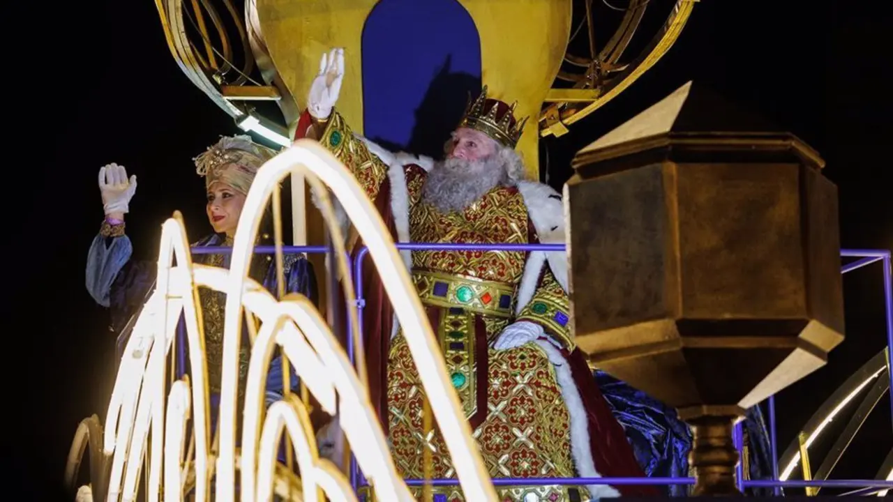 Reyes Magos en una carroza