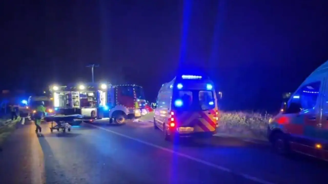 Colisi&oacute;n frontal entre dos veh&iacute;culos en Arganda del Rey