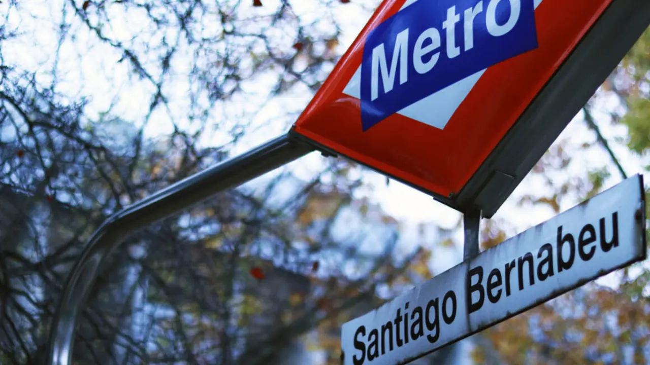Boca de Metro de Madrid del Santiago Bernab&eacute;u