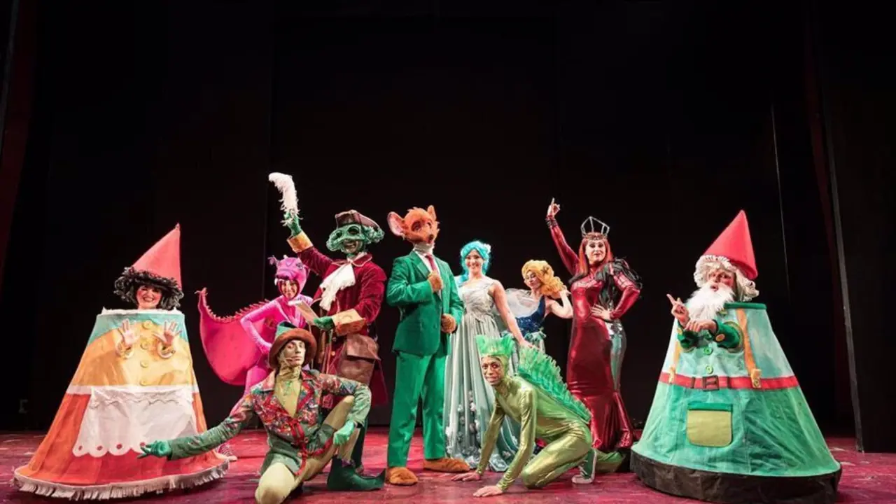 Personajes de Geronimo Stilton en una obra teatral