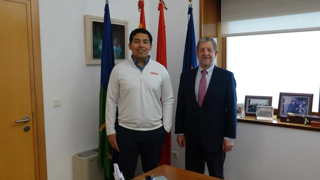 Xavier Zapien en su visita a Villanueva de la Ca&ntilde;ada
