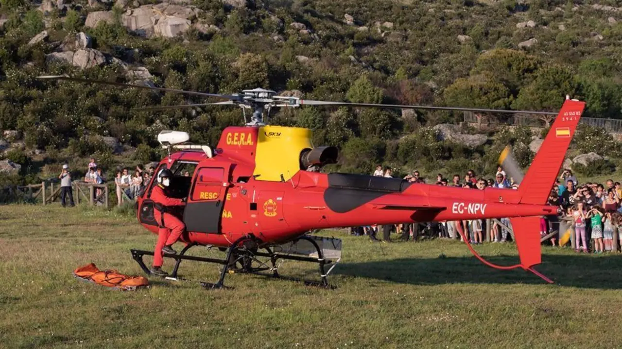 Helic&oacute;ptero de los Bomberos de la Comunidad de Madrid