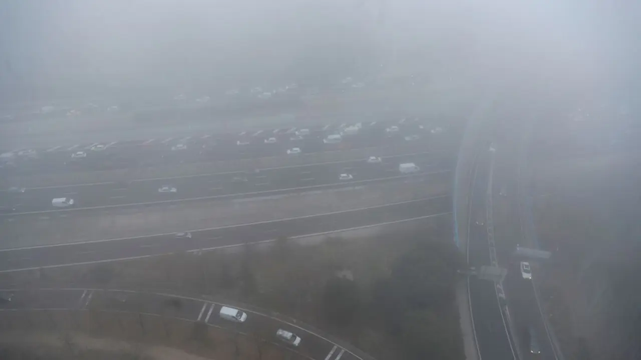 Niebla sobre la carretera