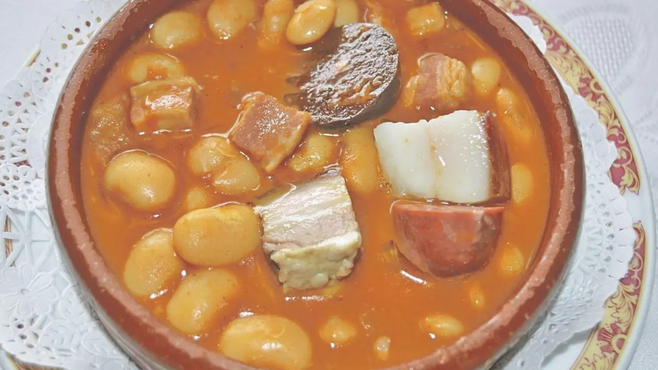 Cazuela con fabada.