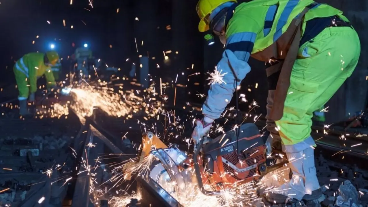 Obras en v&iacute;as de paso de trenes
