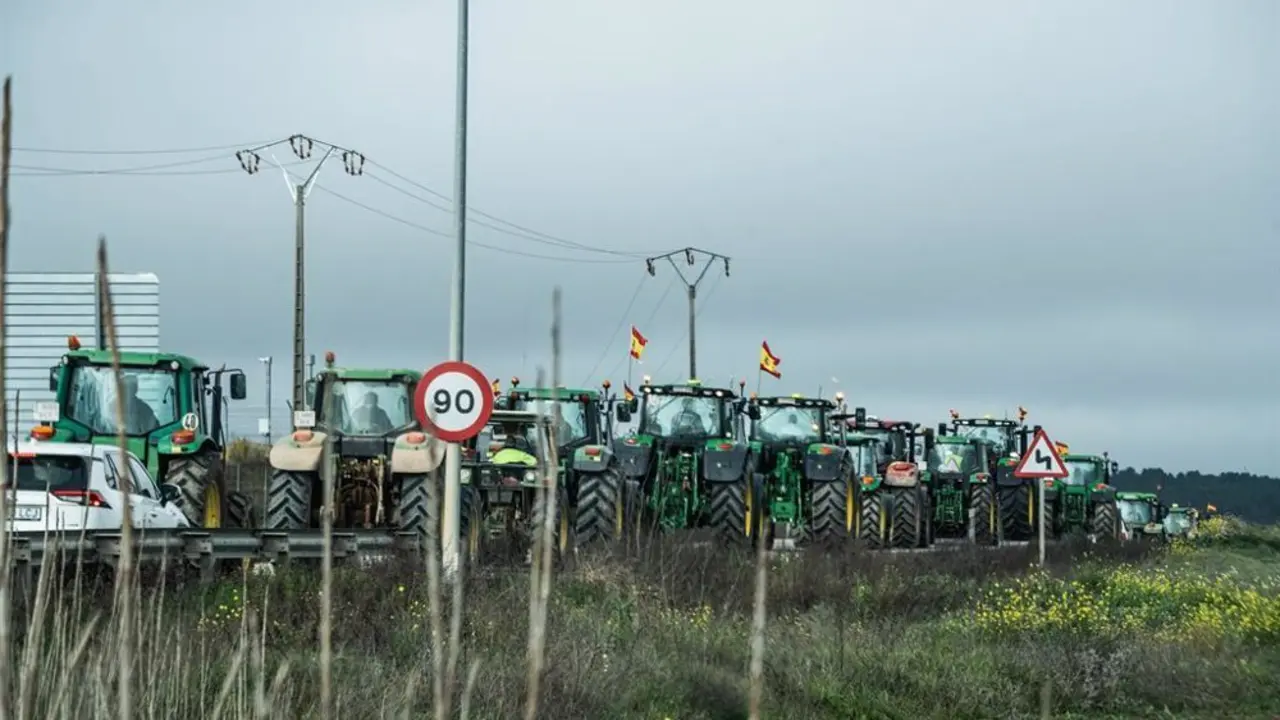 Tractores movilizados en la carretera