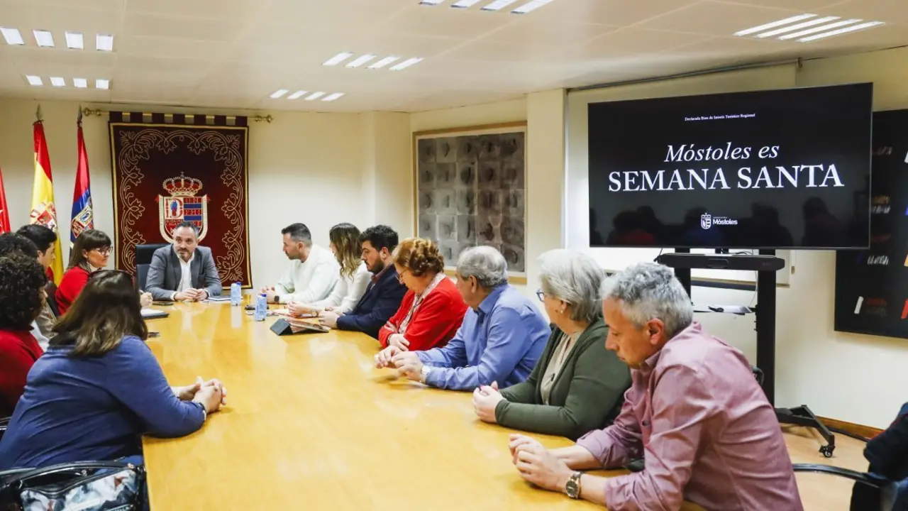 La Semana Santa de M&oacute;stoles, declarada Fiesta de Inter&eacute;s Tur&iacute;stico Regional por la Comunidad de Madrid en 2010 por la procesi&oacute;n del Encuentro del Domingo de Resurrecci&oacute;n