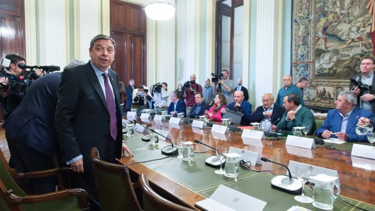 Gobierno y organizaciones agrarias reunidos