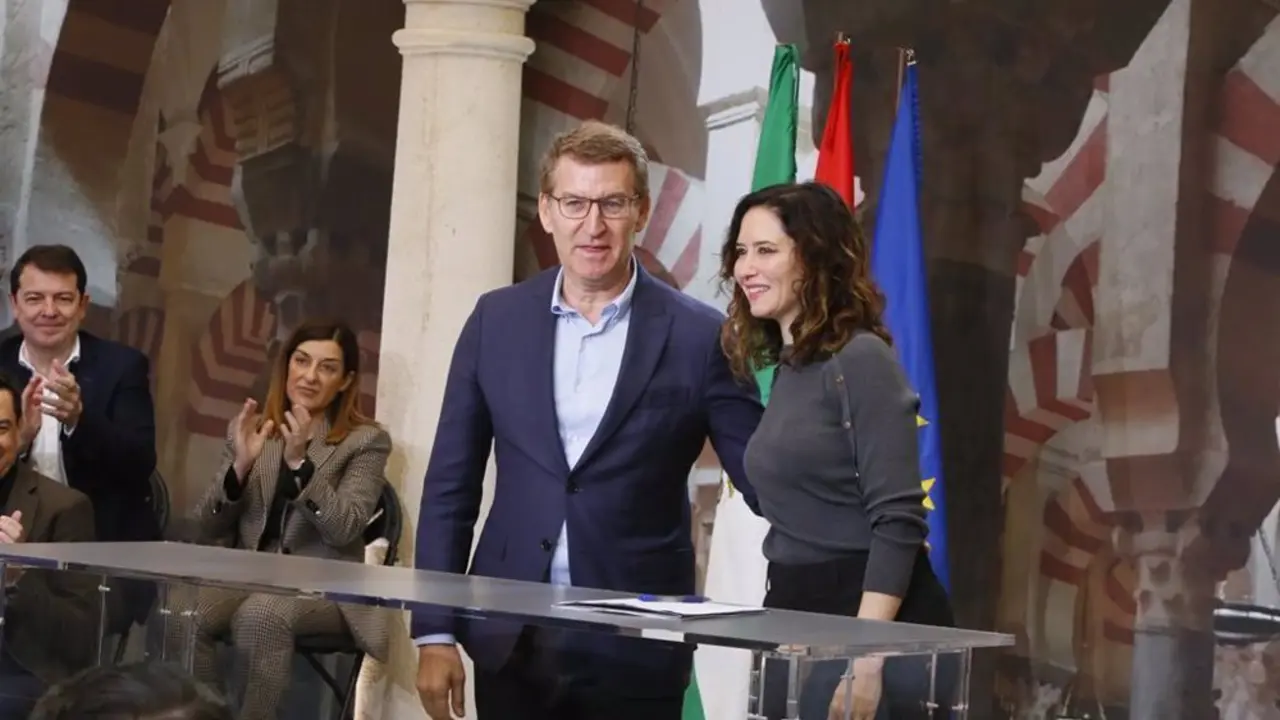 Isabel D&iacute;az Ayuso junto a Alberto N&uacute;&ntilde;ez Feij&oacute;o
