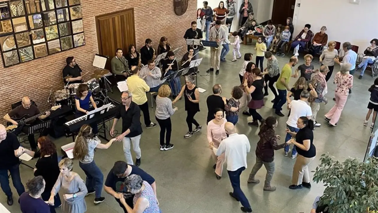 M&uacute;sicos