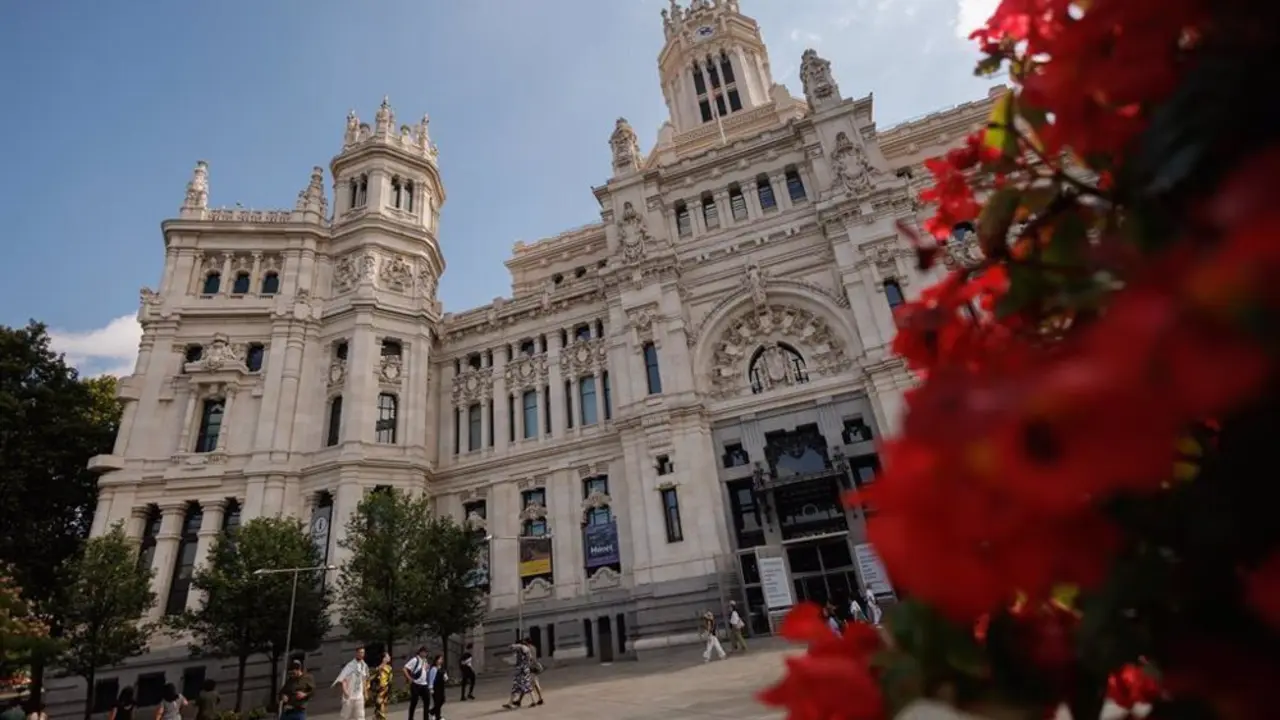 Edificio frente a Cibeles del Ayuntamiento de Madrid
