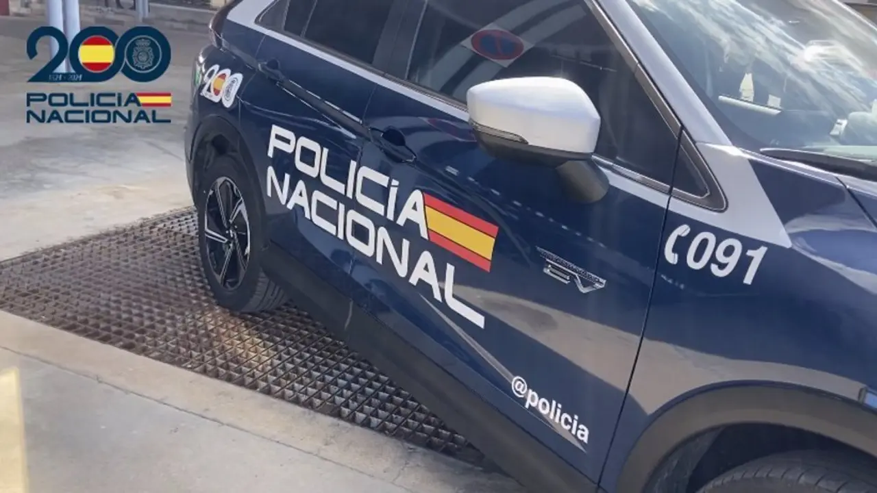 Veh&iacute;culo de la Polic&iacute;a Nacional