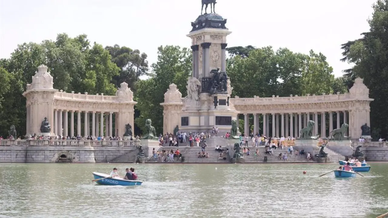 Lago del parque El Retiro de Madrid