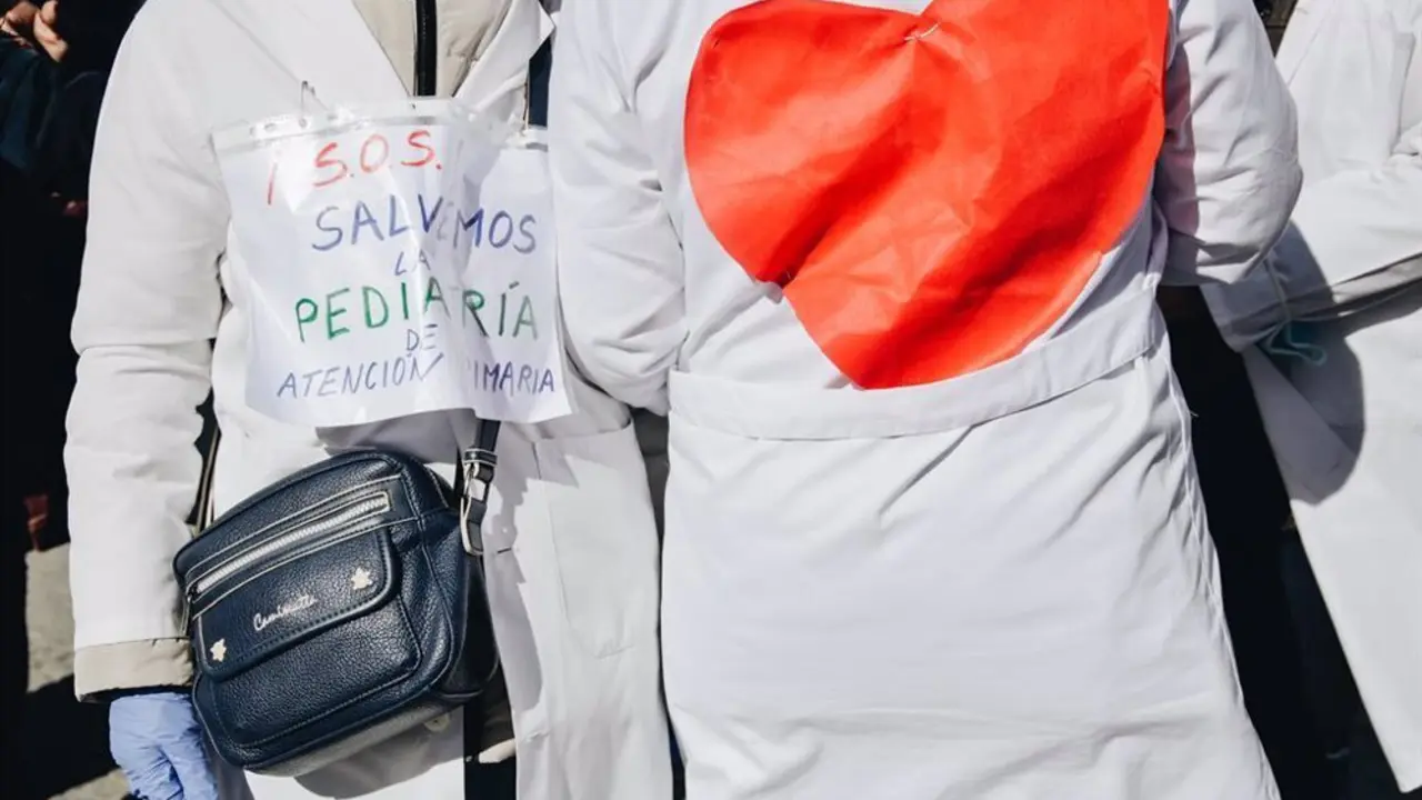Dos profesionales de la salud mental