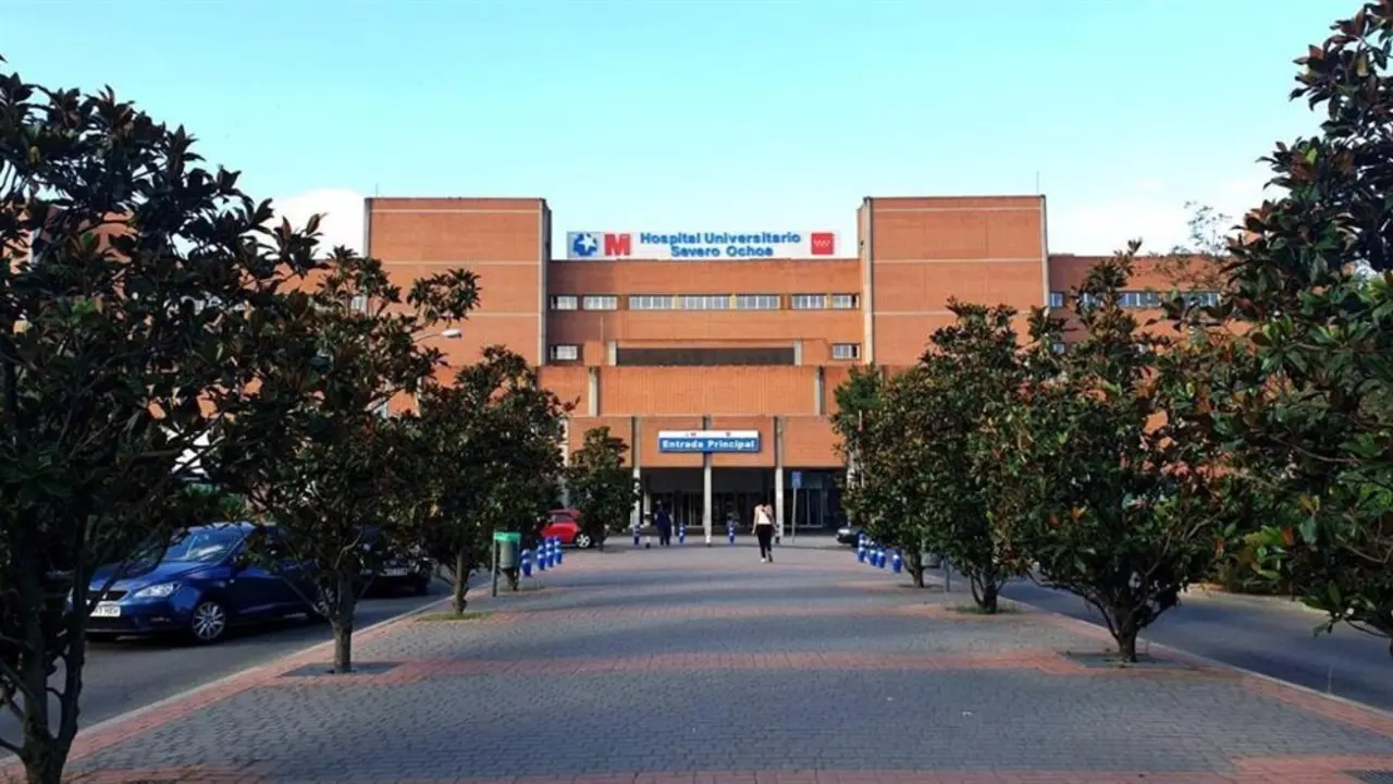 Fachada principal del Hospital Severo Ochoa