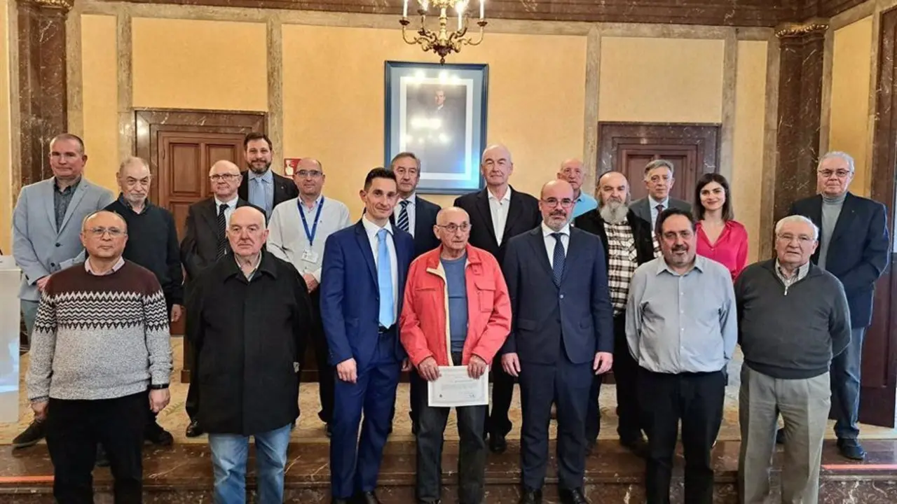 Voluntarios de la Red Nacional de Radio de Emergencia en Madrid reciben los reconocimientos de Protecci&oacute;n Civil