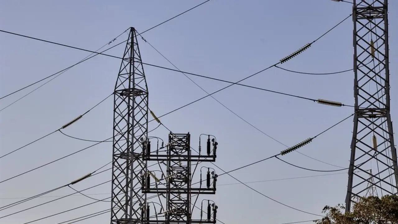 Poste de electricidad