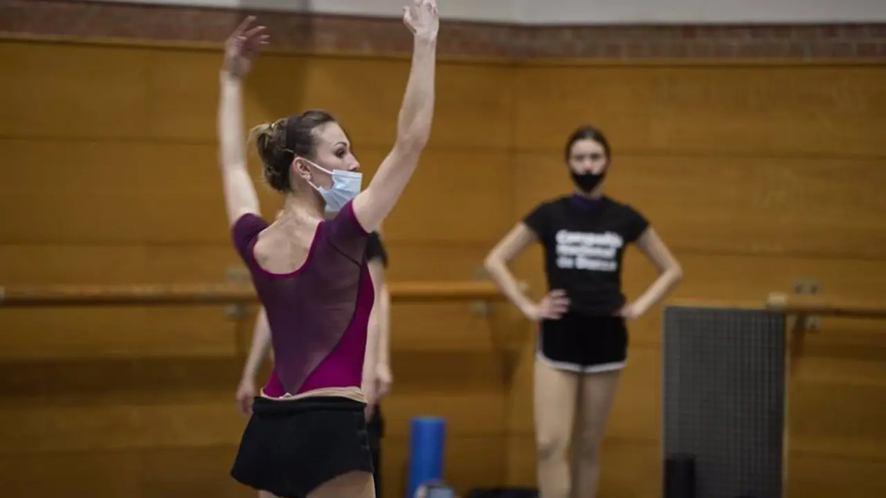 Mujer bailando