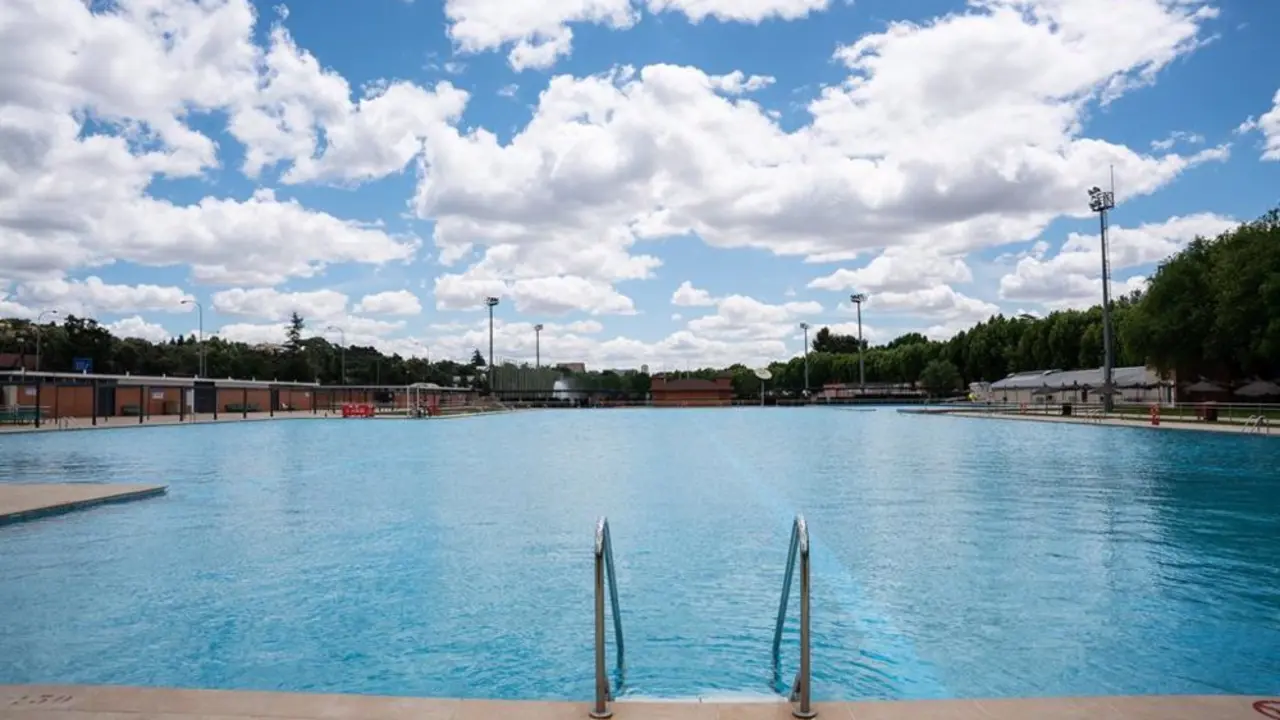 Piscina p&uacute;blica municipal