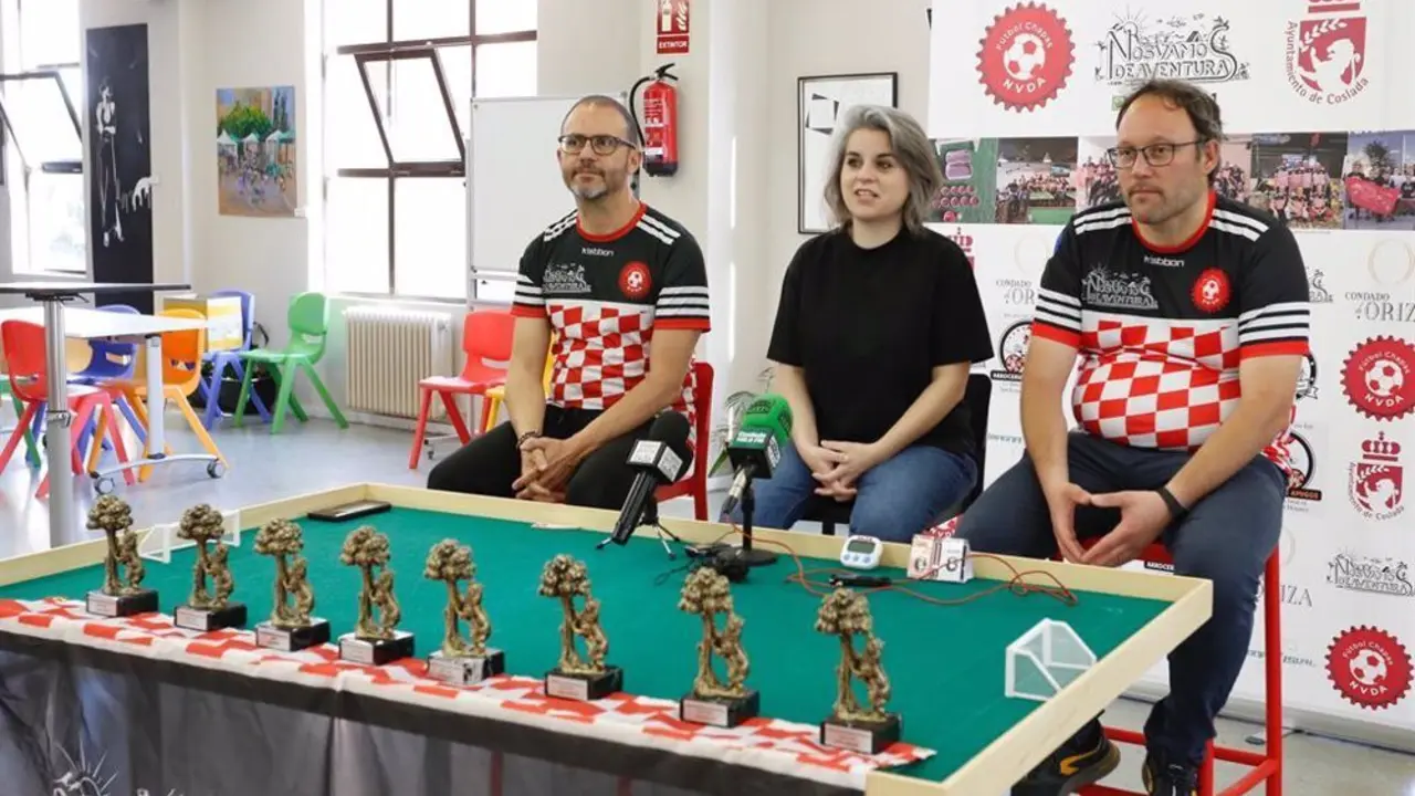 Presentaci&oacute;n del torneo de f&uacute;tbol chapas en Coslada
