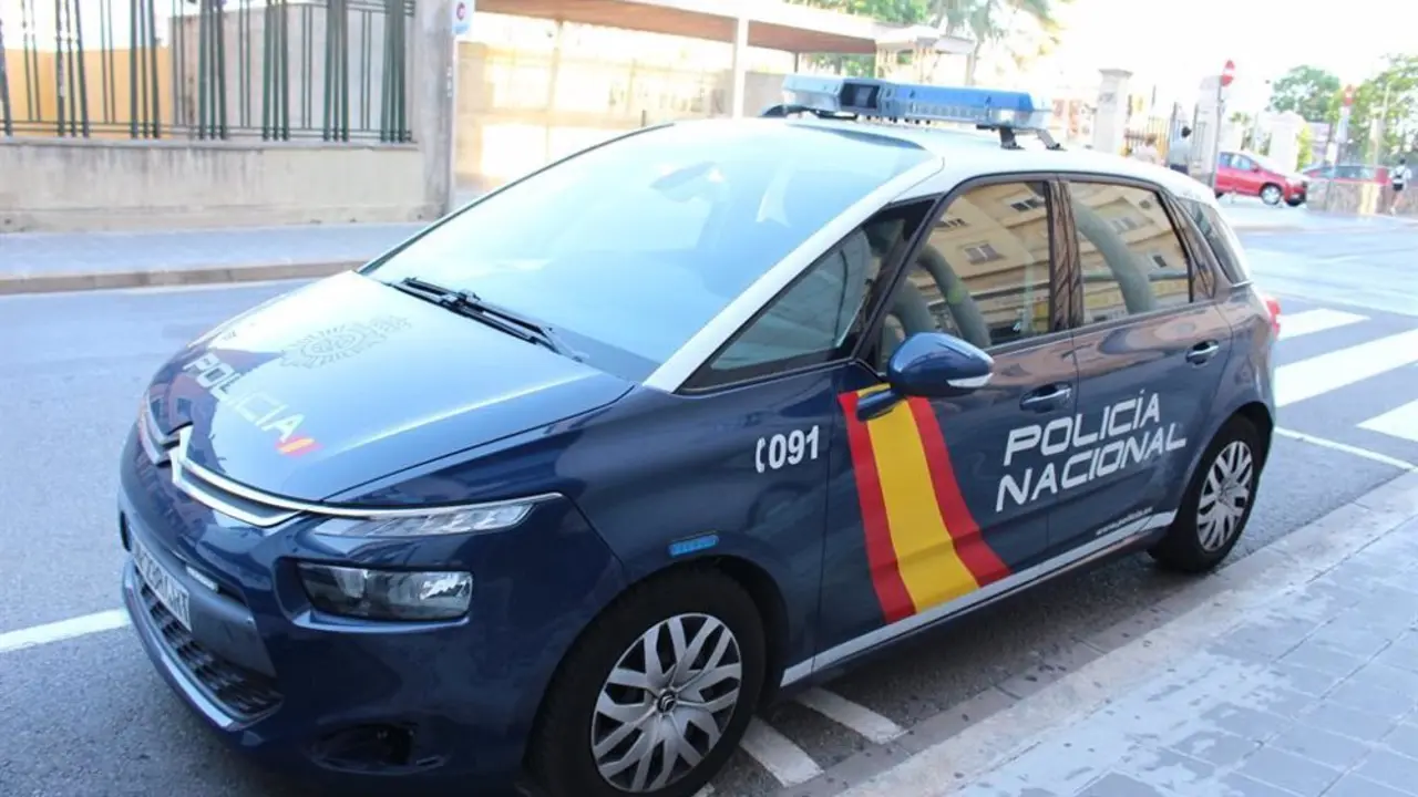 Veh&iacute;culo de la Polic&iacute;a Nacional