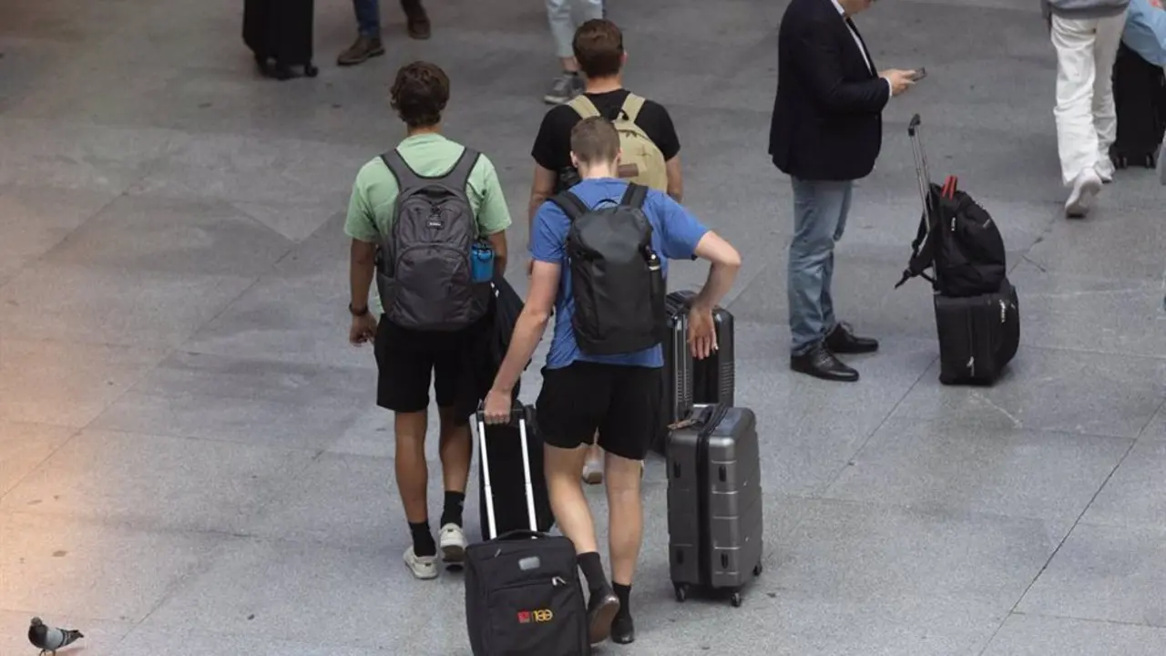Viajeros en aeropuerto