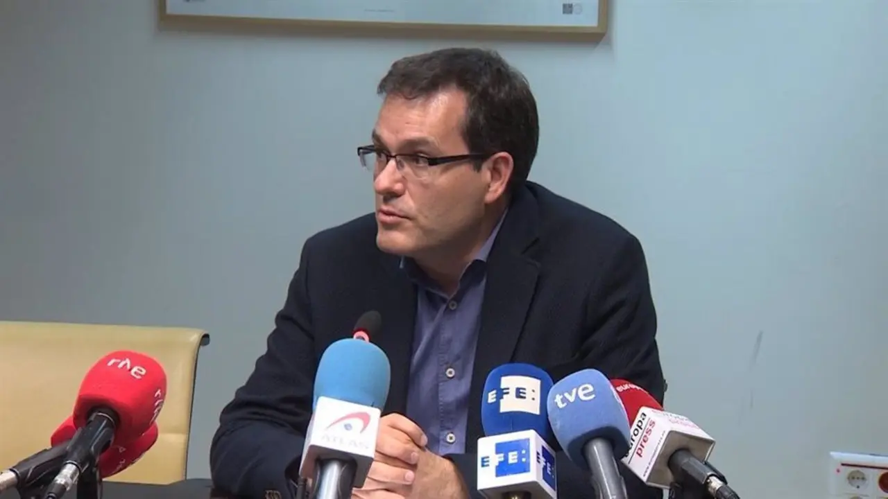 Chema D&aacute;vila en rueda de prensa