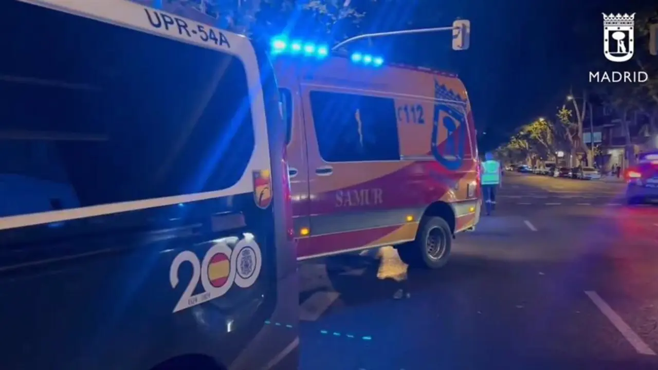 Ambulancia y coche de policia