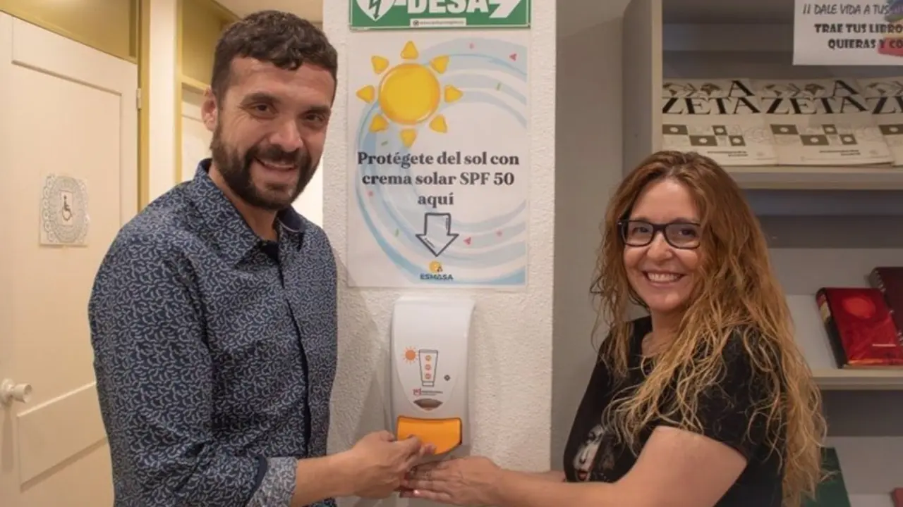Dispensador de crema solar