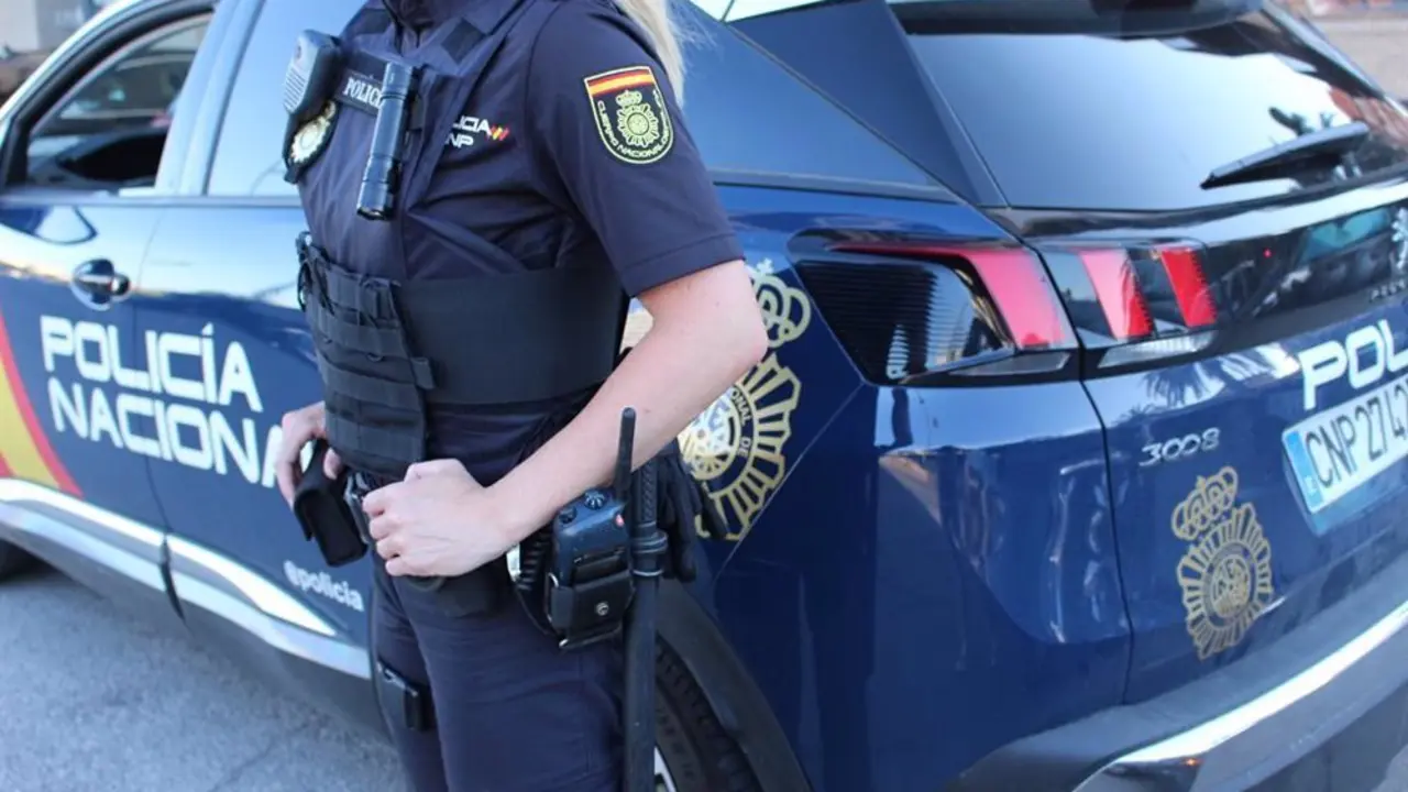Una agente de la Polic&iacute;a Nacional en una imagen de archivo.