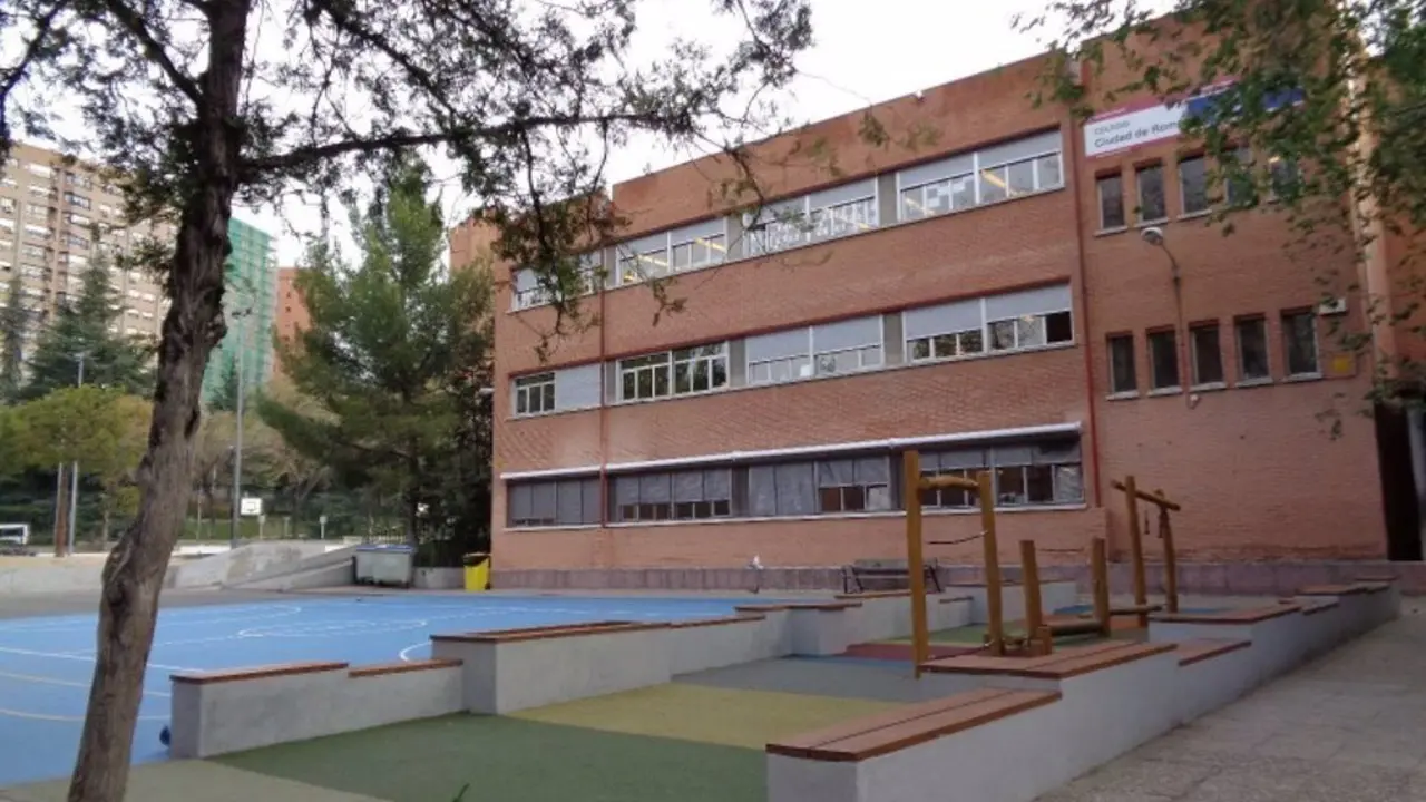 Fachada exterior de un colegio de Madrid.
