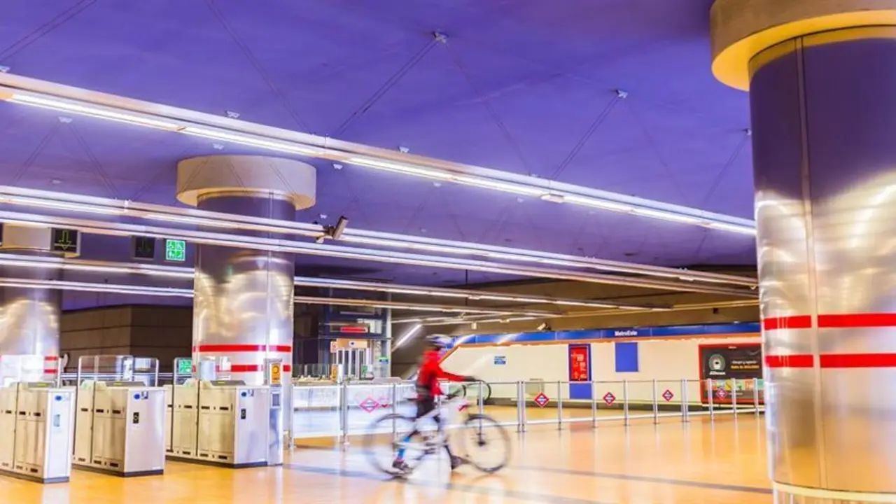 Estaci&oacute;n de metro