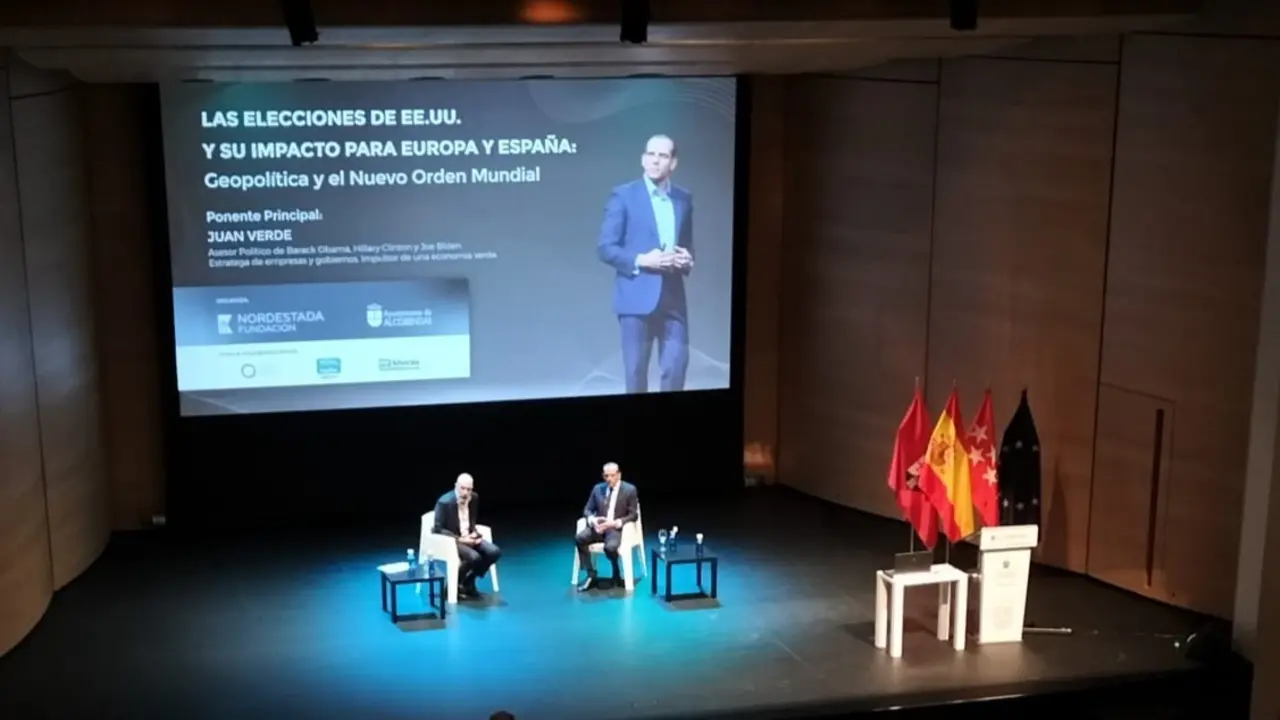 Juan Verde en la ponencia en el Auditorio de Paco de Luc&iacute;a de Alcobendas.