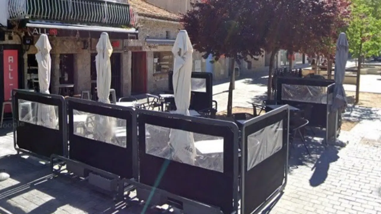 Terraza del bar donde comenz&oacute; la pelea