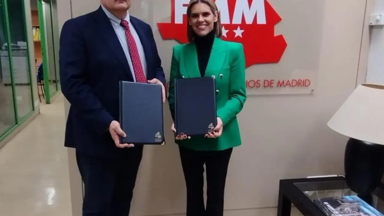 La presidenta de la FMM, Judith Piquet, y el presidente de AEMA-ITV, Jorge Soriano,