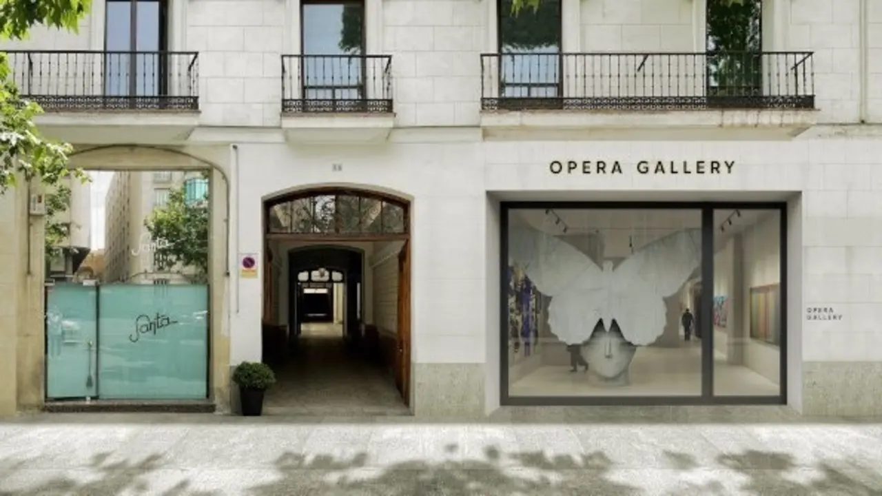 Fachada de Opera Gallery