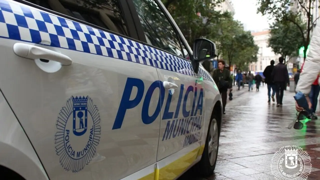 Imagen de archivo. Polic&iacute;a Municipal de Madrid patrullando.