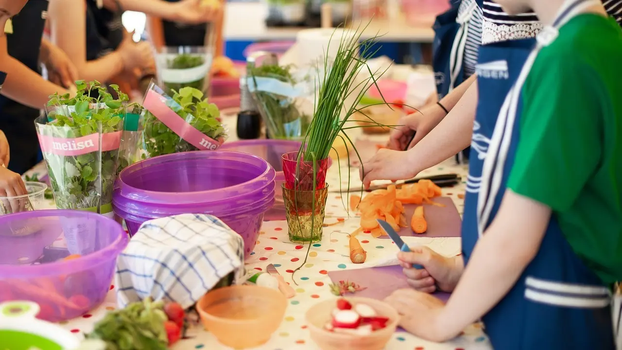 Imagen de archivo de un taller de cocina infantil.
