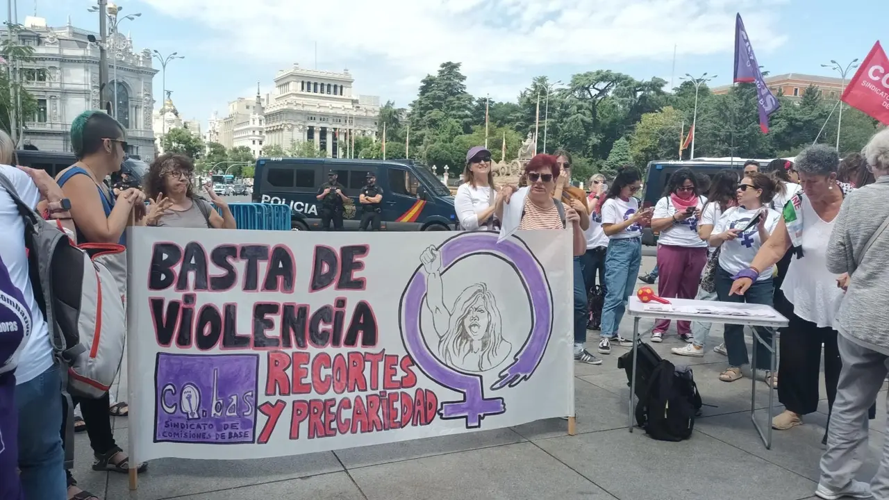 Trabajadoras de la Red de Atenci&oacute;n a Mujeres V&iacute;ctimas de Violencia de G&eacute;nero en Madrid.