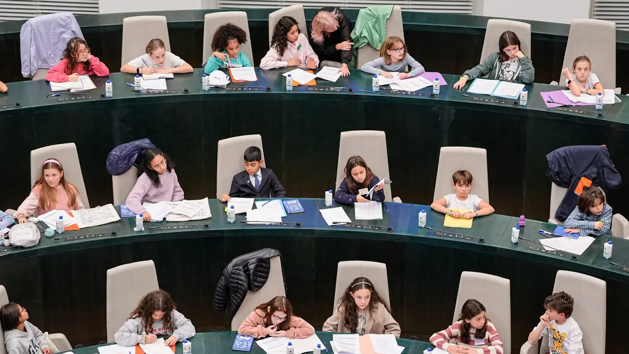 Ni&ntilde;os de COPIA presentando sus propuestas.
