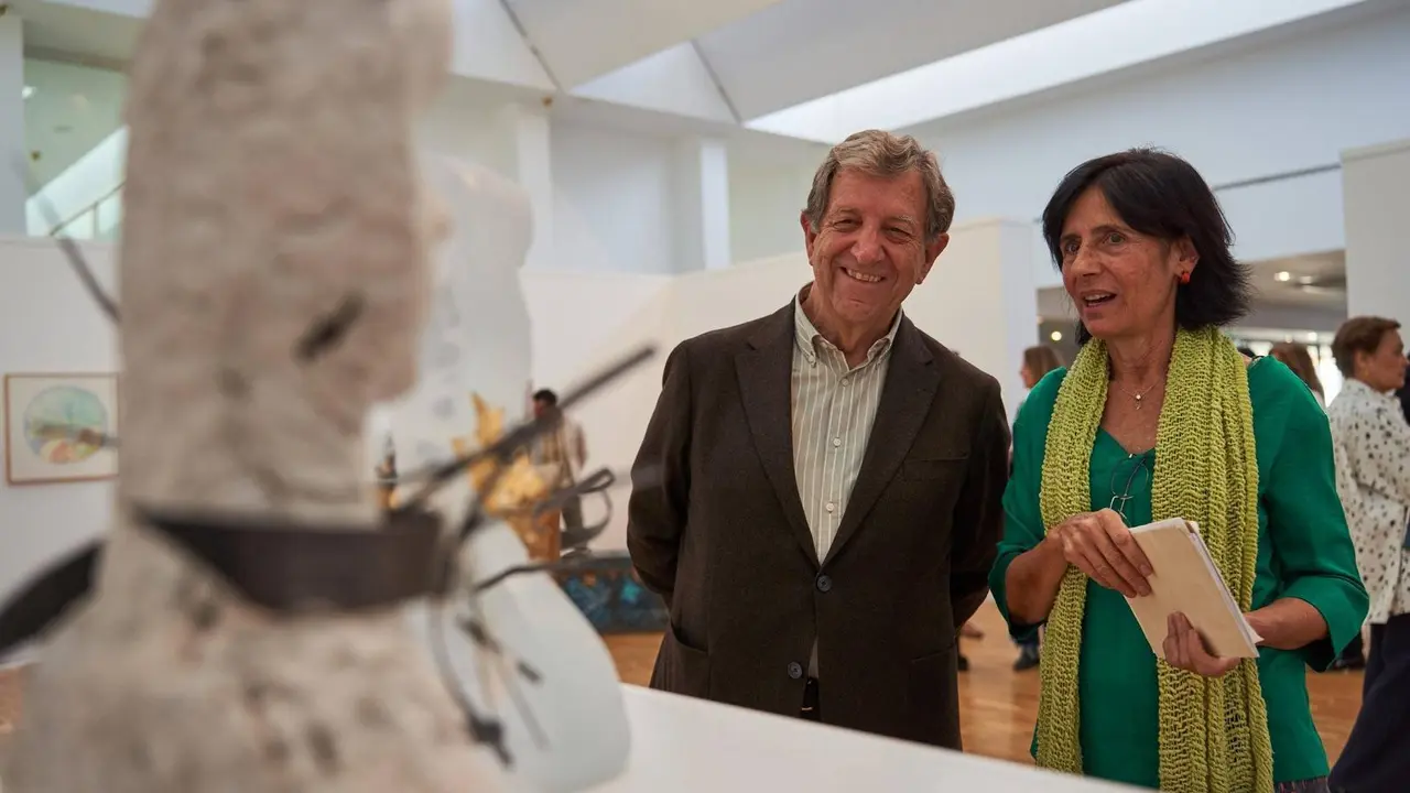 Esculturas de la exposici&oacute;n 'Trazos de la memoria'.