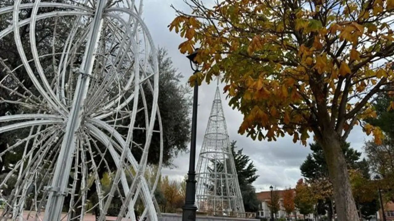 Plaza de Arganda del Rey con decoraci&oacute;n navide&ntilde;a.